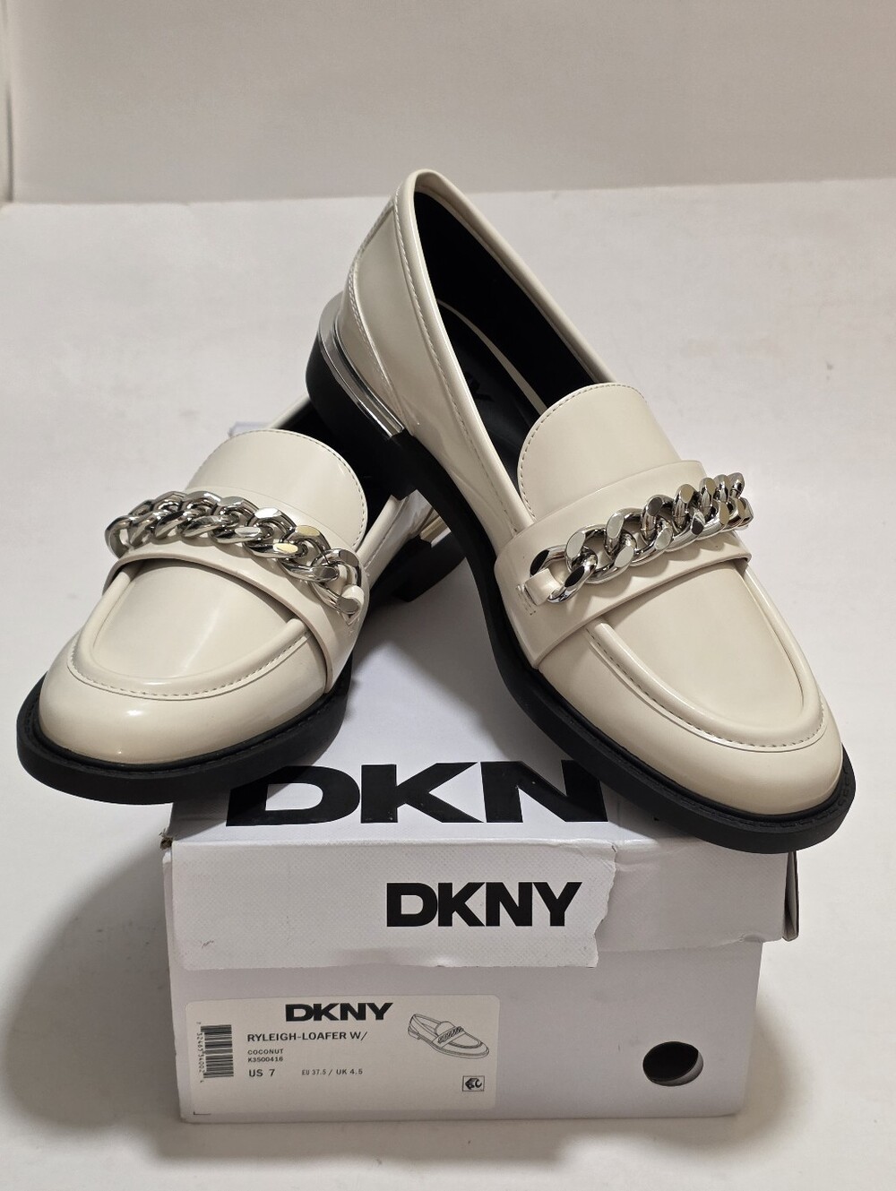 7M DKNY Ryleigh Coconut Chain Loafers Cream Patent Slip On Shoes New